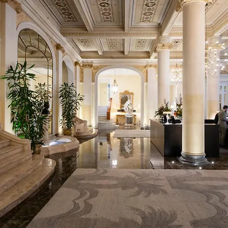 Hotel Grand Et Des Palmes 5*