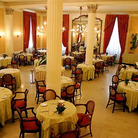 Grand Et Des Palmes Hotel