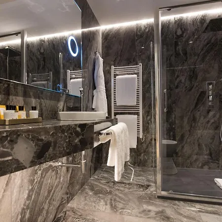 Ξενοδοχείο Grand Et Des Palmes 5*
